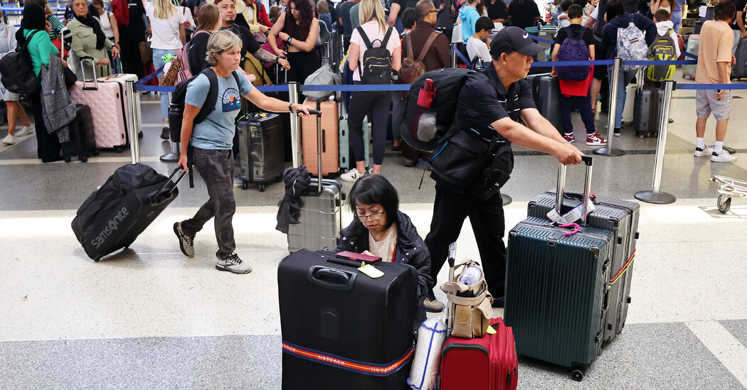 How to Handle Crowded Airports and Roads This Fourth of July