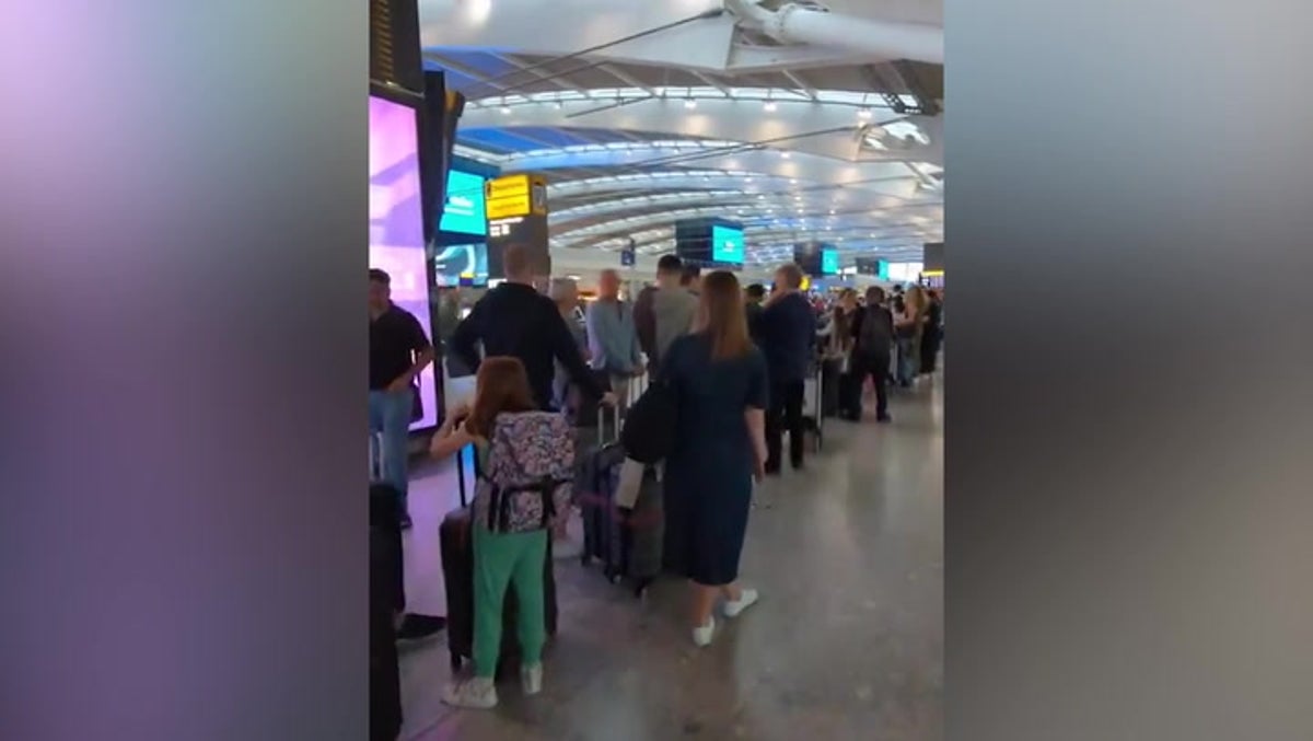 Huge queues as global IT outage causes chaos at Heathrow Airport | News