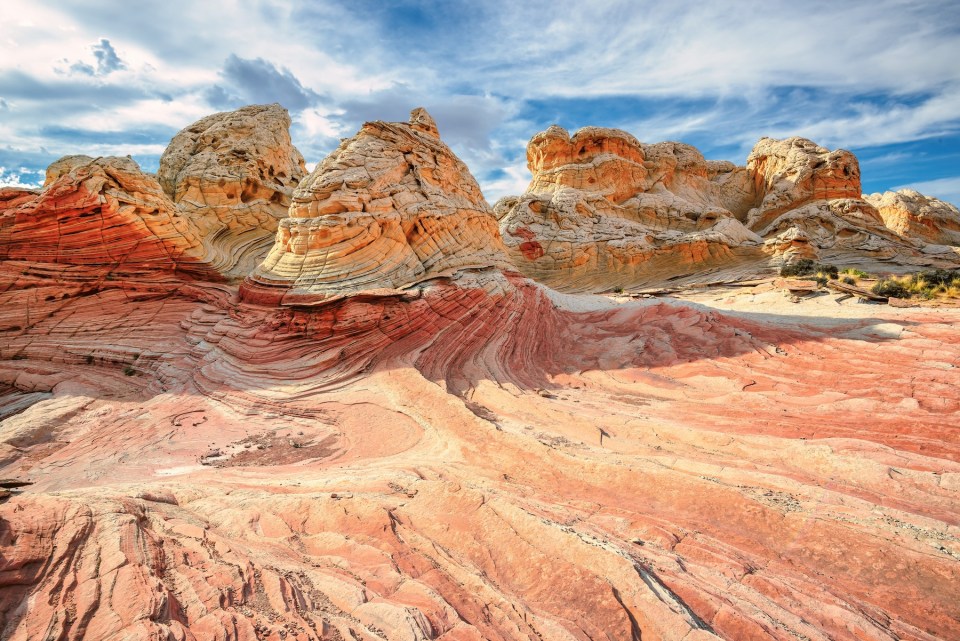 Mountains from the color sandstone, vermilion cliffs, White Pocket