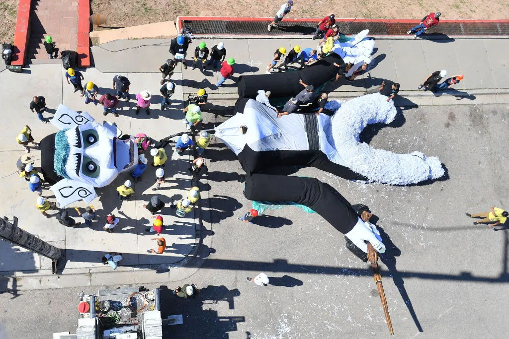 Assembling the 2023 Zozobra