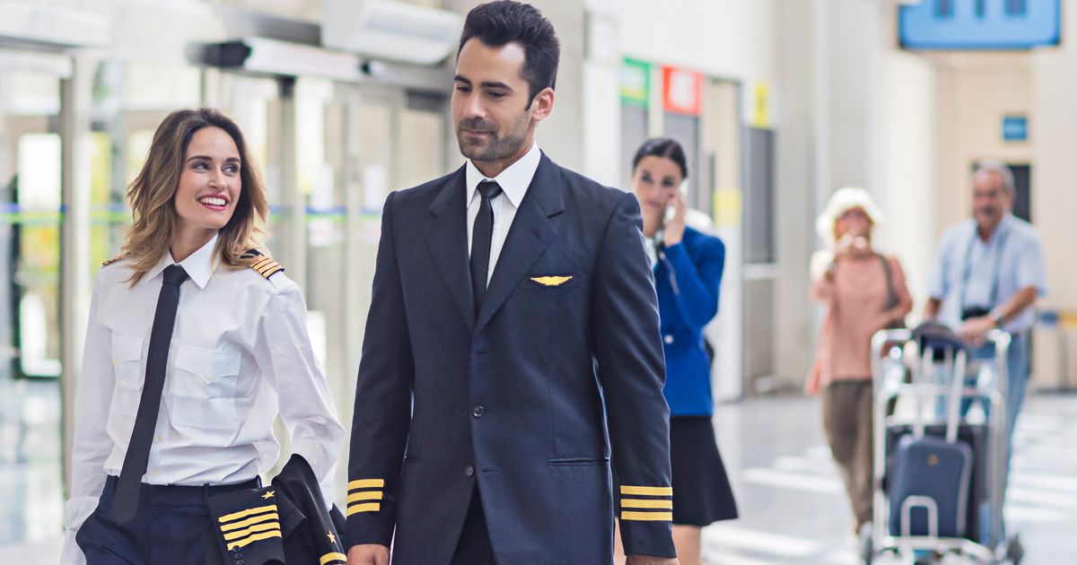 Pilots Reveal 8 Things They Never Do As Passengers