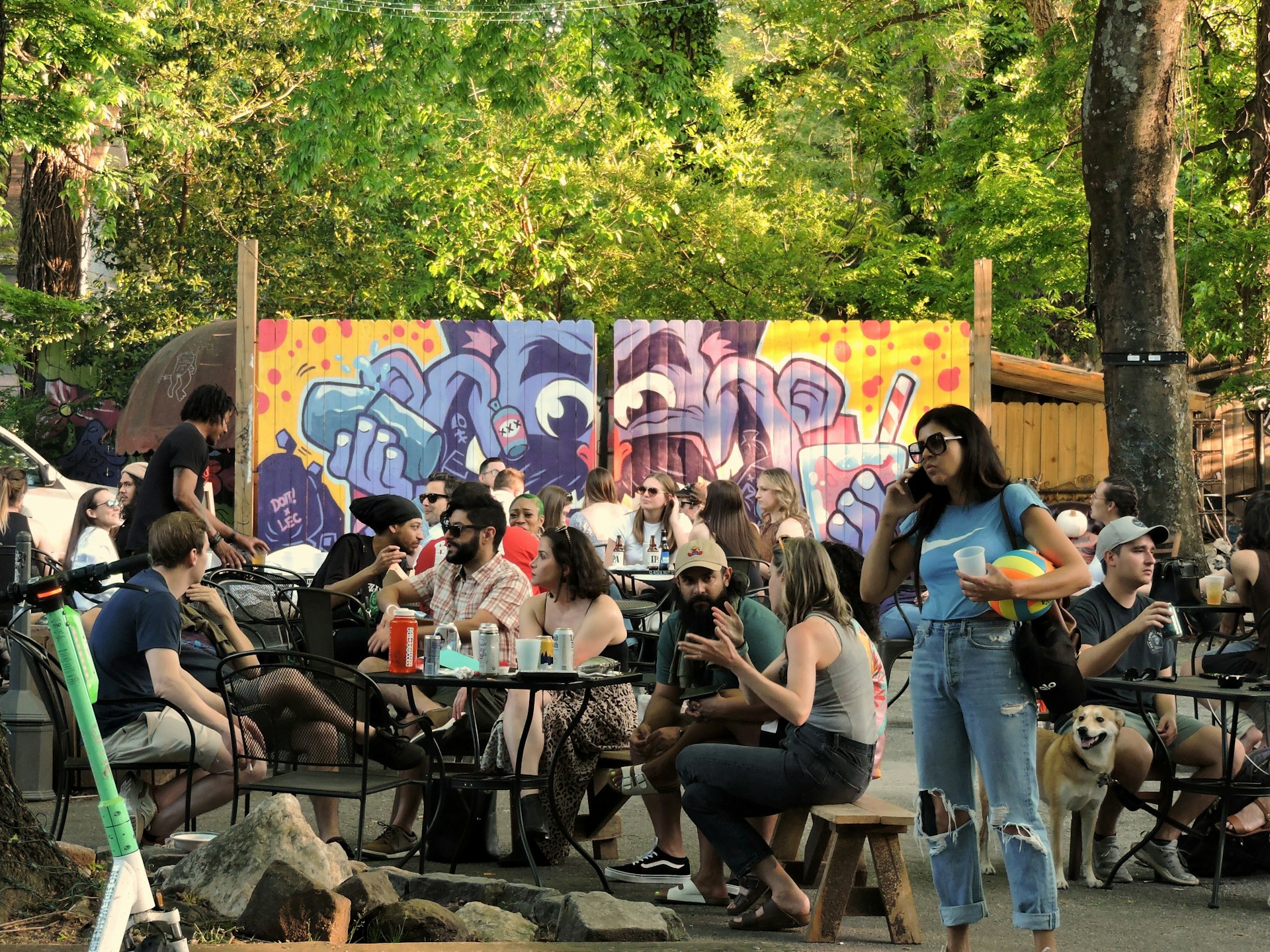 Young people enjoying the summer at a bar patio in Atlanta, GA (photo: Sebastian Enrique).