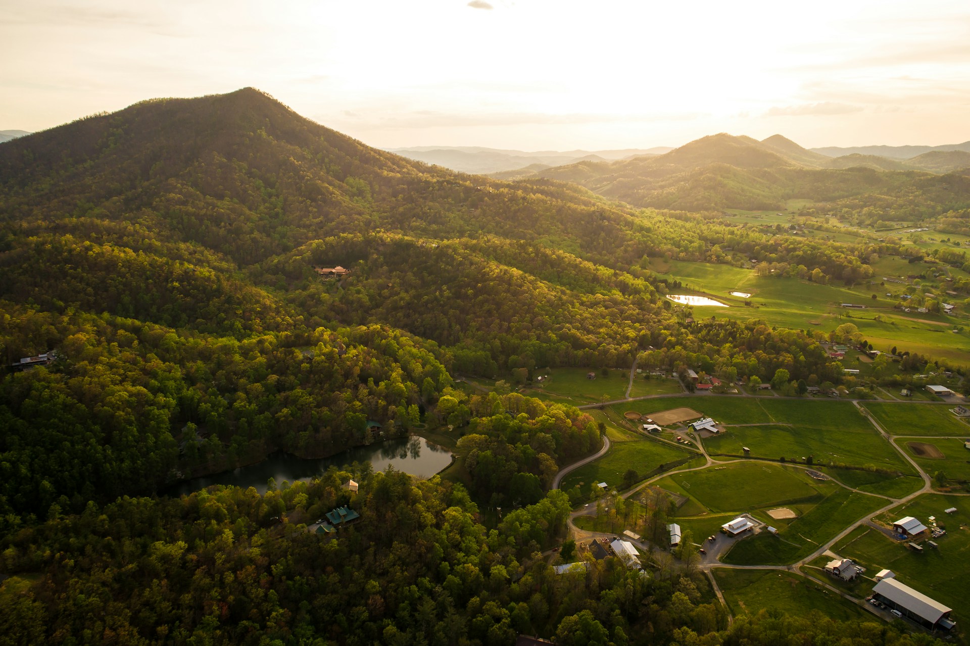 Sevierville, TN (photo: Nathan Anderson).