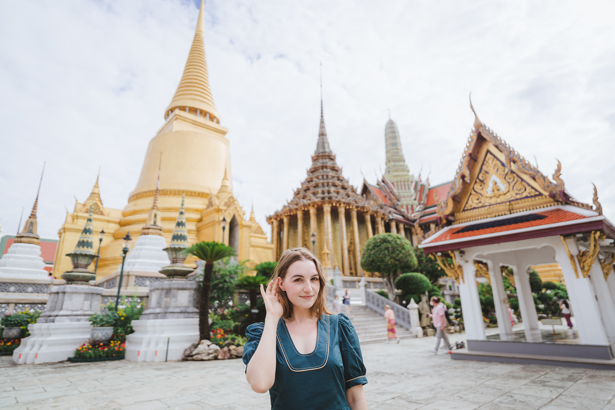 Eryn visiting Buddhist temples in Bangkok.