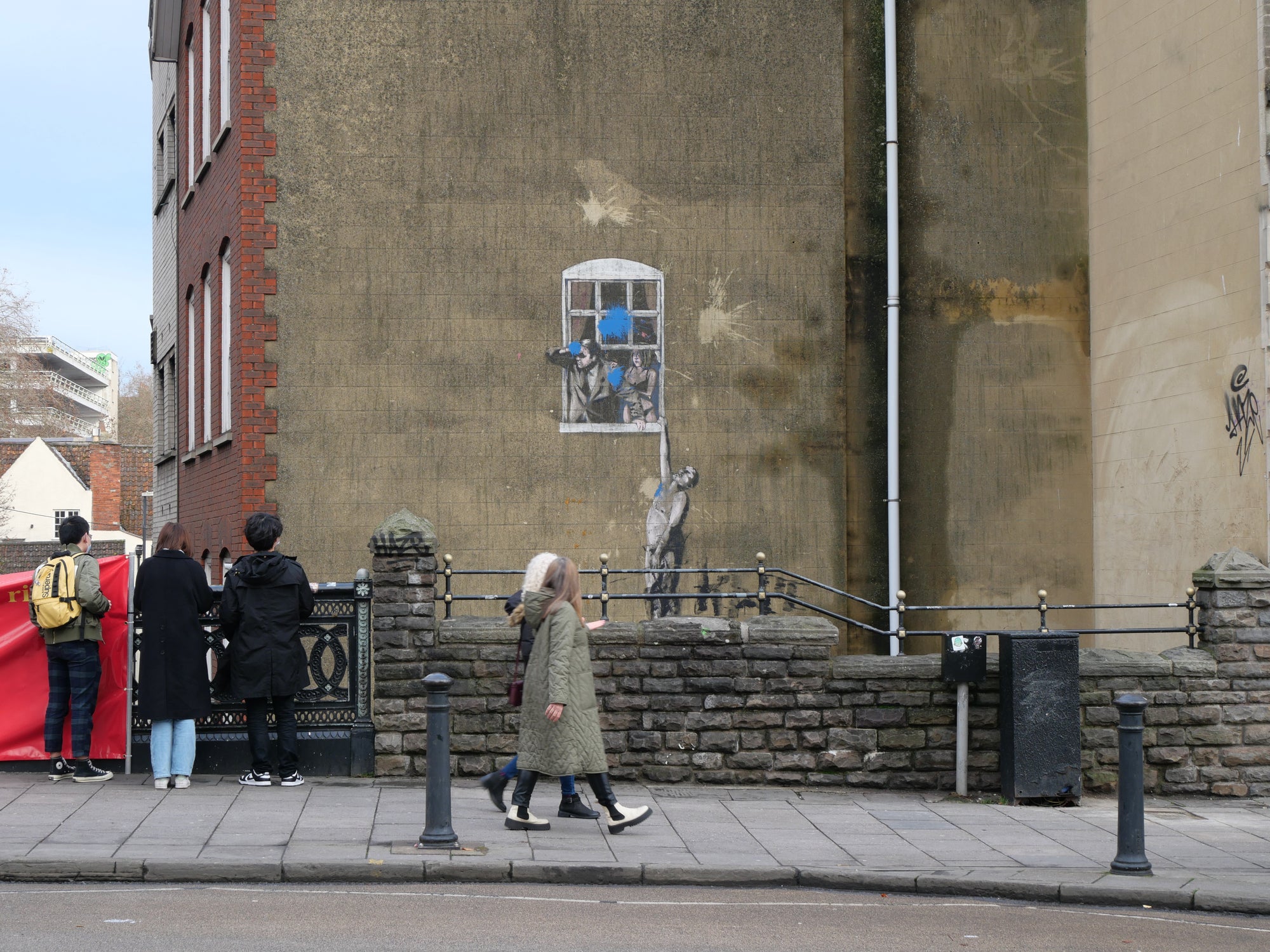 Banksy’s ‘Well Hung Lover’ in Bristol