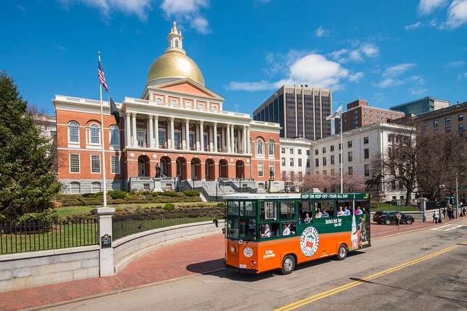 Discover Boston’s History with the Old Town Trolley – Roaming Historian