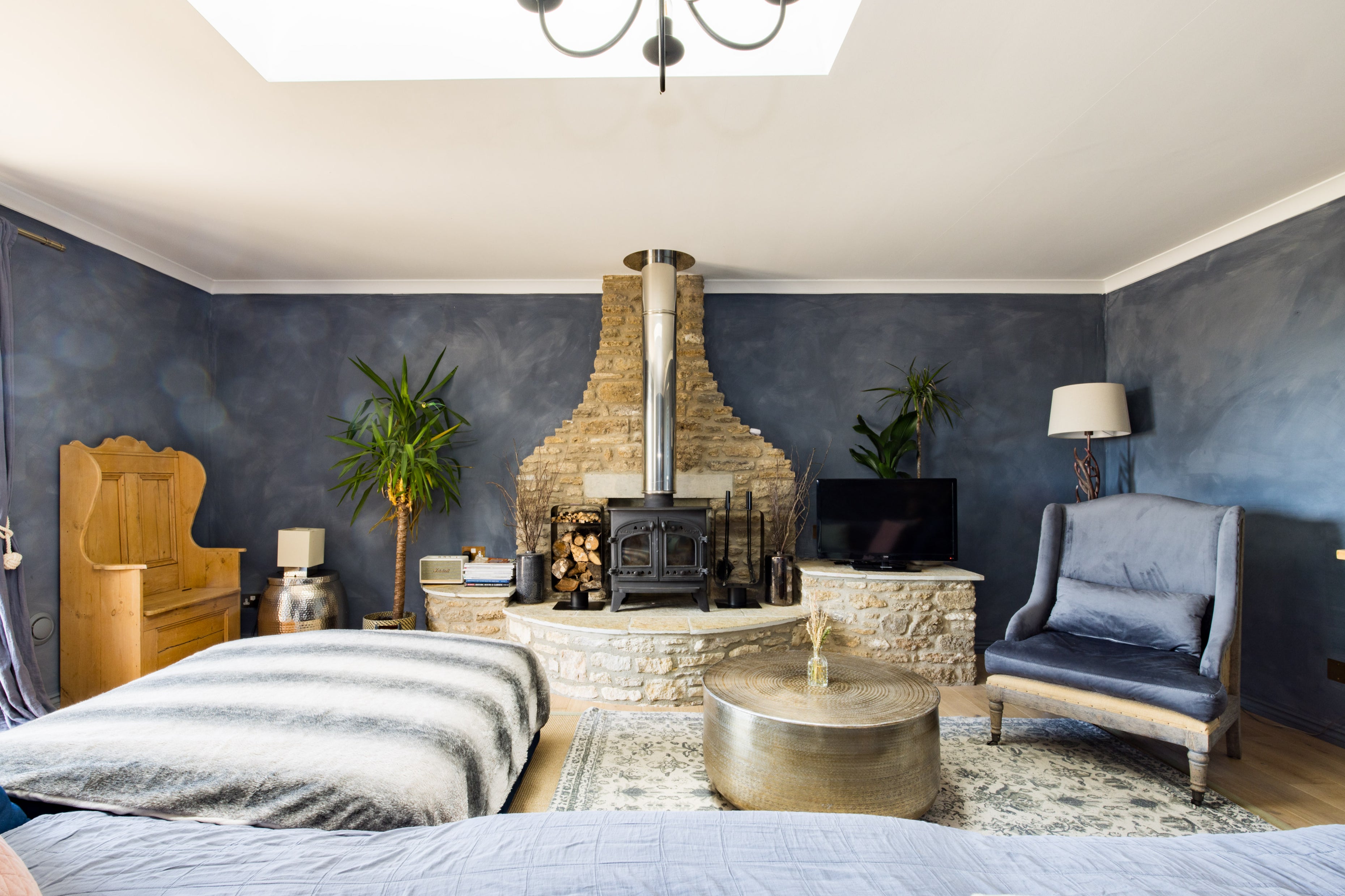 Spend an evening around the log burner in this Somerset hideaway