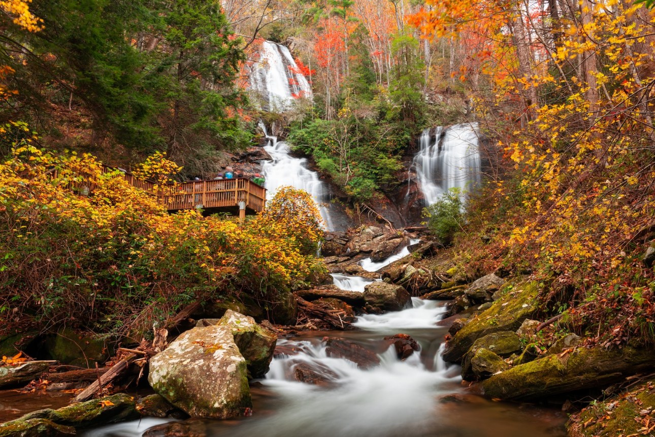 Anna Ruby Falls, Georgia, USA in autumn