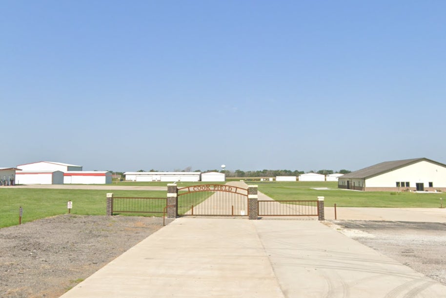 The incident took place at Cook Airfield in Kansas, USA