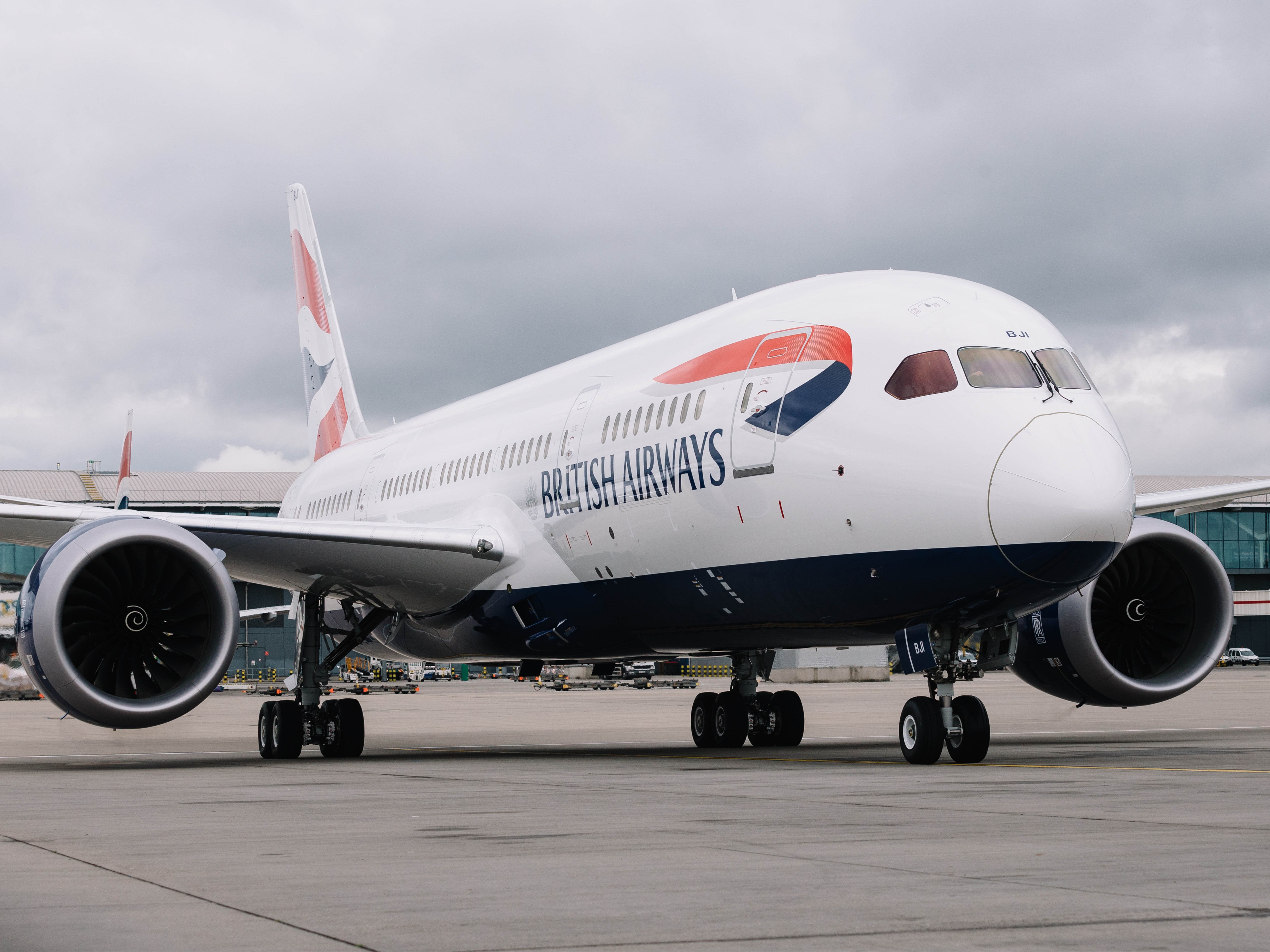 Engine issue: British Airways Boeing 787 Dreamliner at London Heathrow