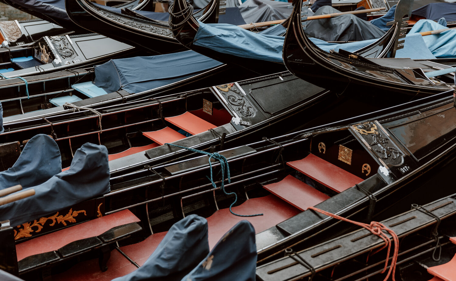 How to Take A Gondola Ride in Venice — ALONG DUSTY ROADS