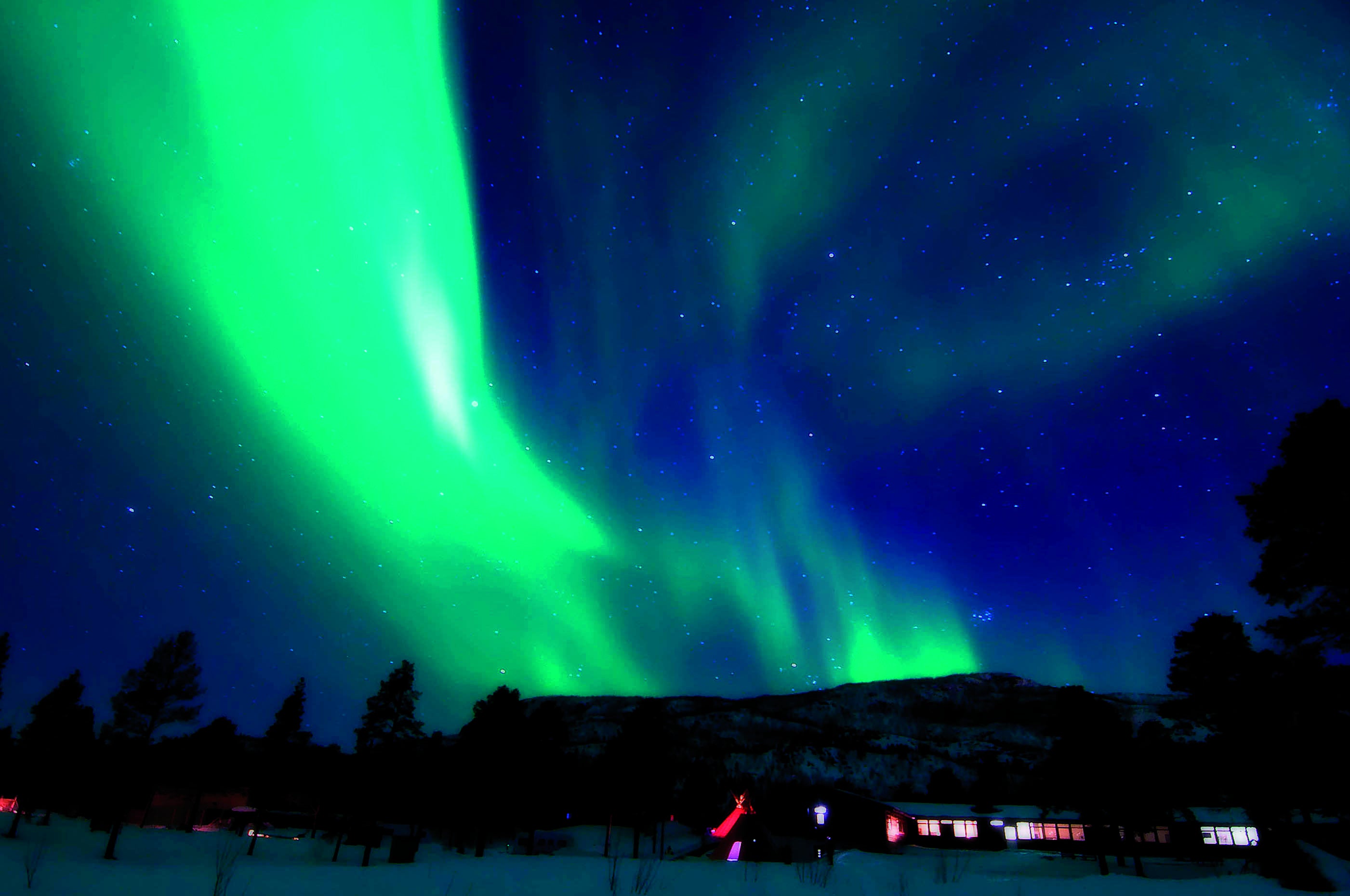 Spirit of Discovery provides a perfect vantage point to see the northern lights