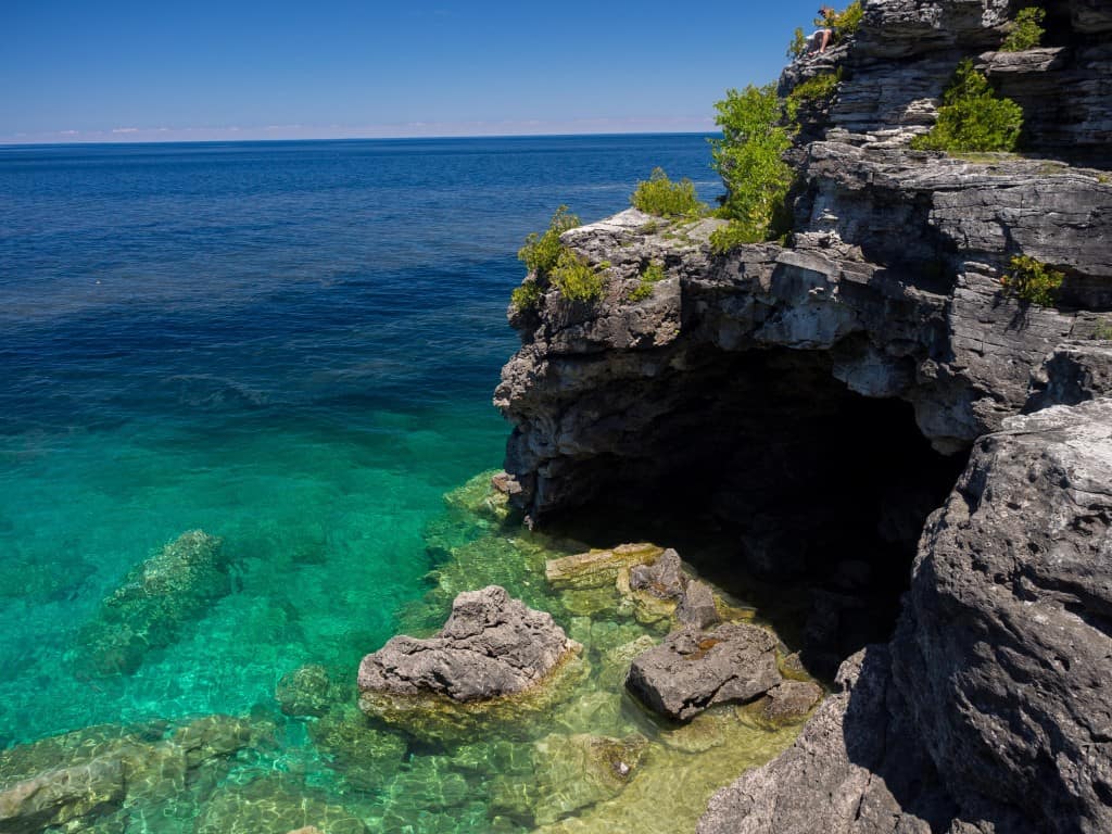 view of the grotto at bruce peninsula national park in weekend trip to tobermory