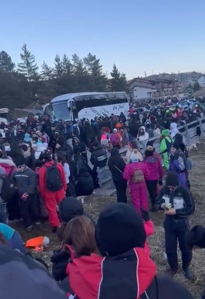 Up to 10,000 tourists arrived to Italy's Roccaraso in 220 buses