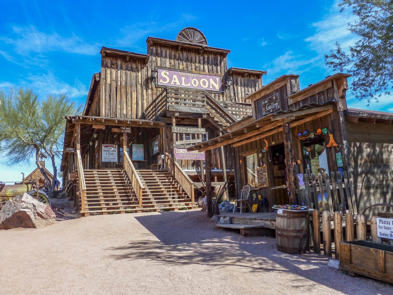 An old shop  in Goldfield Ghost town, USA. vack in 1he 1890s Goldfield boasted 3 saloons, boarding house, general store, brewery and school house.
