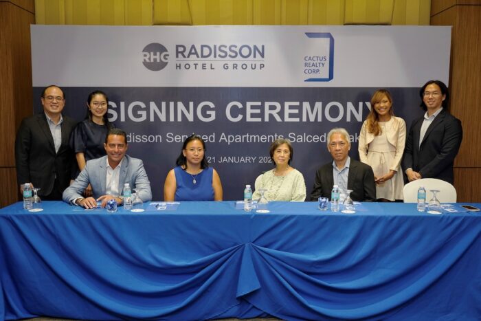 Radisson Makatati signing photo