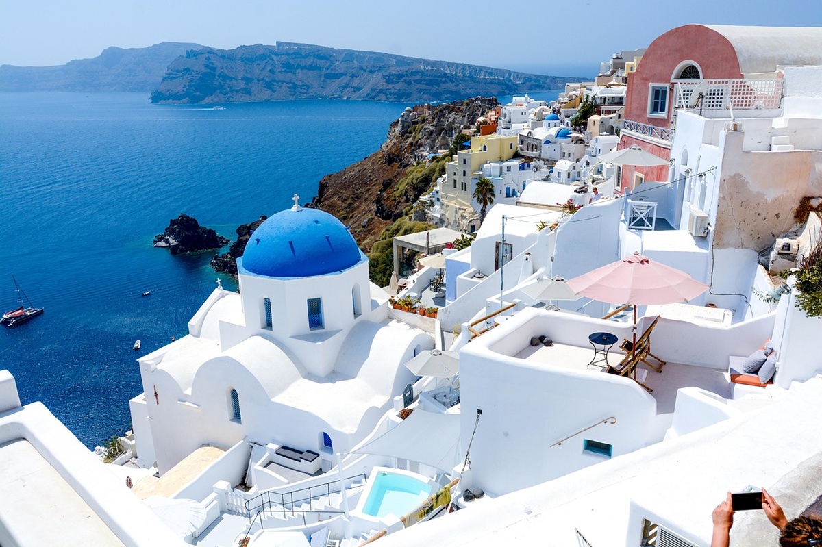 The Ultimate Guide to Last-Minute Travel Deals in Greece