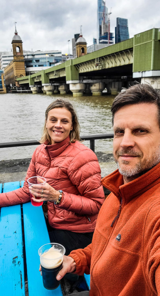 couple outside The Anchor, Bankside