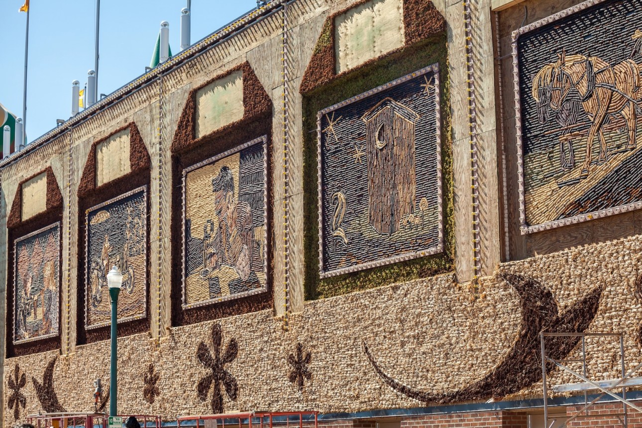 Corn Palace pictures made of corn on the cob, Mitchell, South Dakota, USA