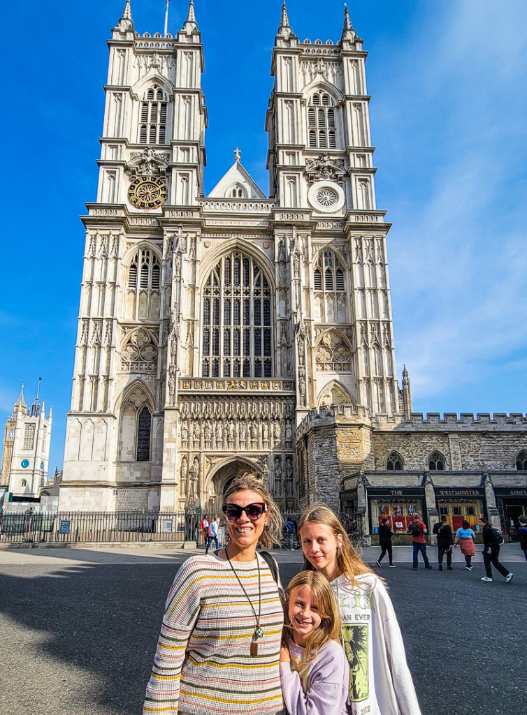 mothe rand daughter outside Westminster Abbey, London, England