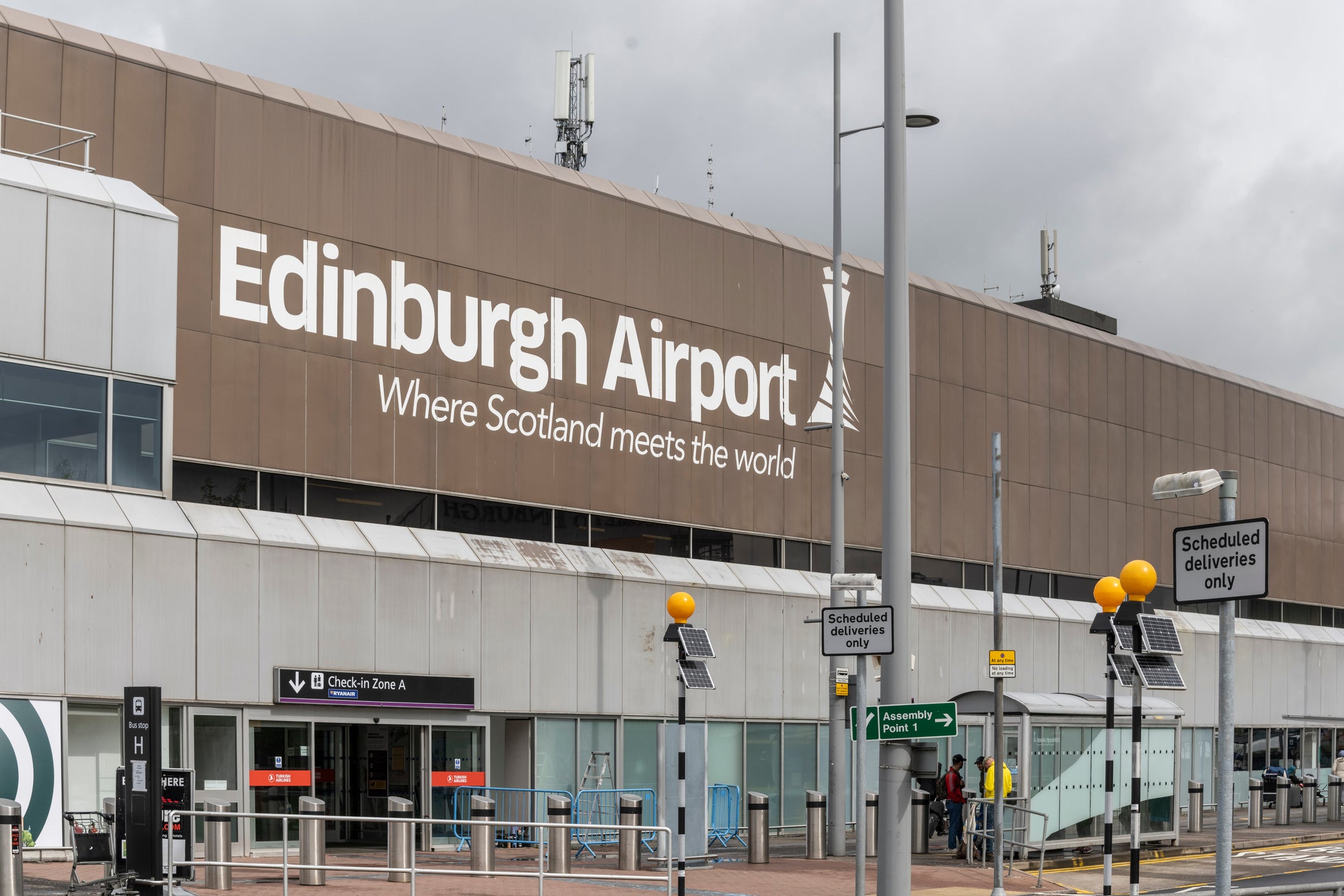 Eleven out of 20 UK airports analysed by the RAC have increased so-called ‘kiss and fly’ charges – which are typically levied for dropping off a passenger as close to a terminal as possible – since last summer