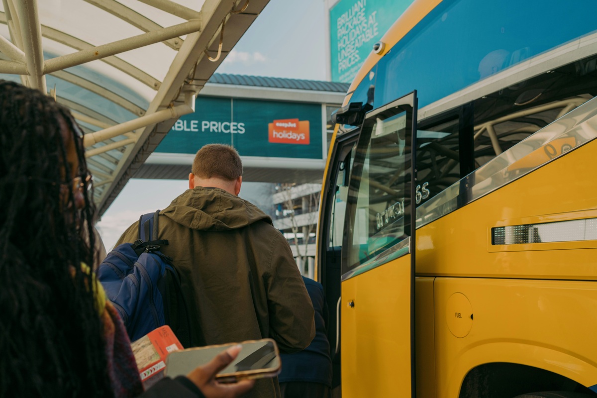 How Airport Express Buses Simplify Travel