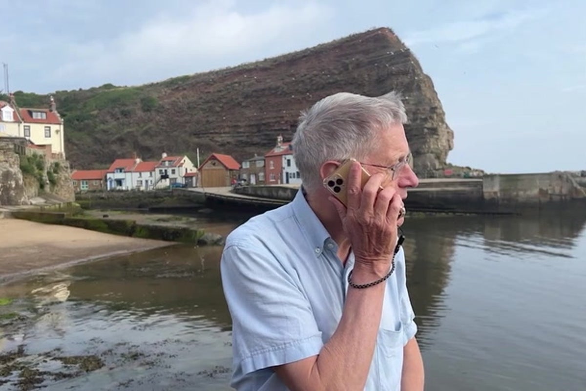 How to avoid ridiculous phone roaming bills on your summer holiday | News