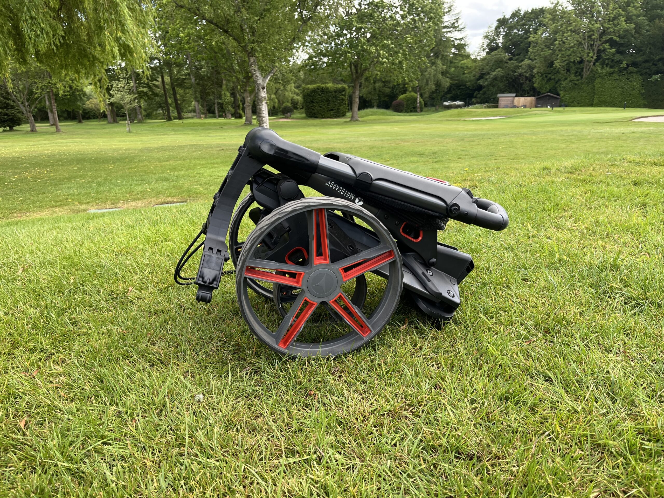 Motocaddy QB2 Push Cart review