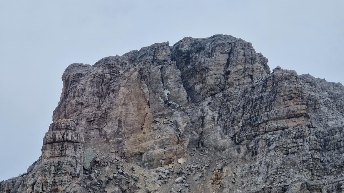 Rockfall on the Cima Falkner summit