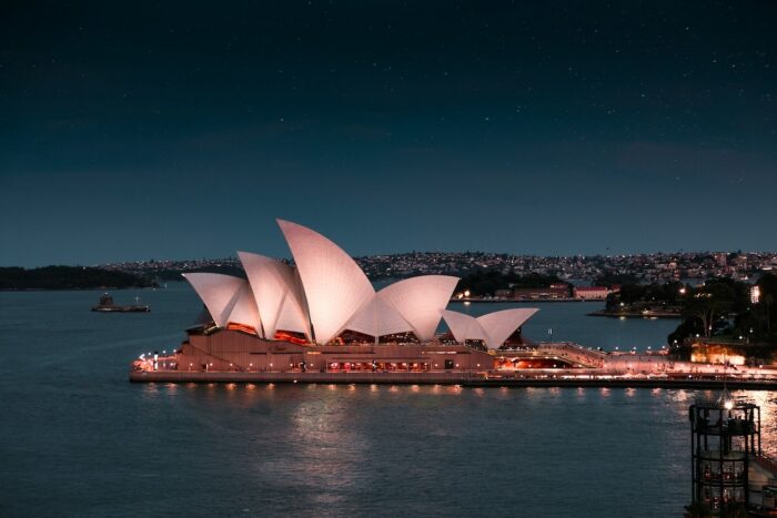 Becoming an Expat in Australia by Arvin Wiyono via Unsplash