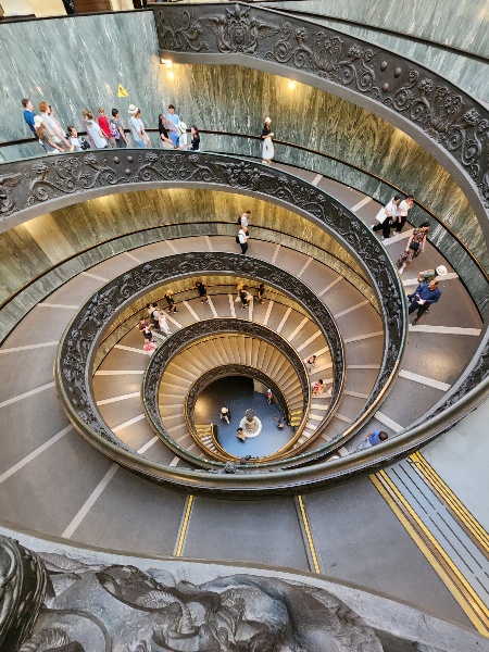 The Vatican Museums in the Evening: Best Tours and Insights