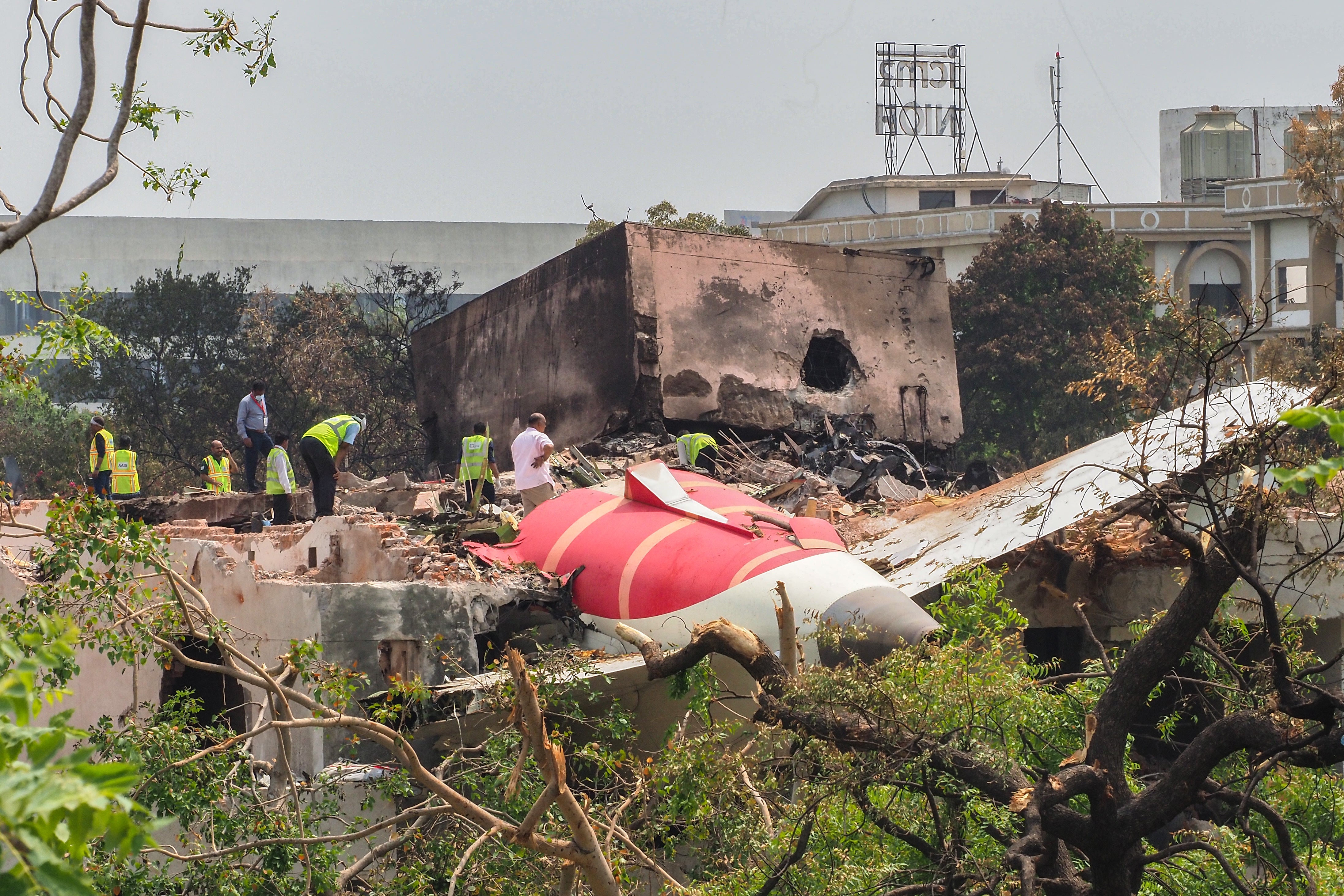 The report, issued by India’s Aircraft Accident Investigation Bureau, is based on the data recovered from the plane’s black boxes