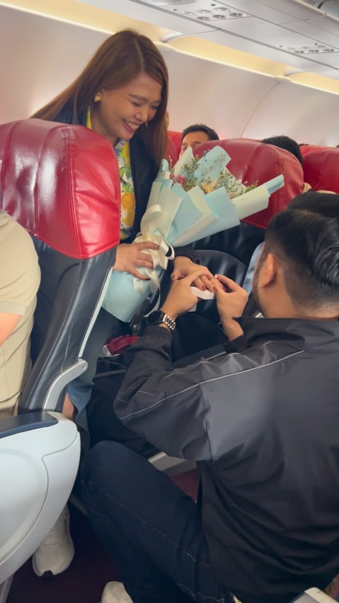 Sky-high Wedding Proposal aboard AirAsia Philippines flight to Bohol 