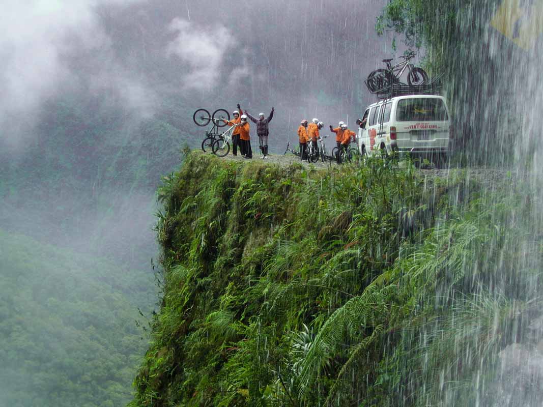 Usually, a small van follows the group of cyclists to pick up those who aren’t ready to continue. Photo: Wikimedia
