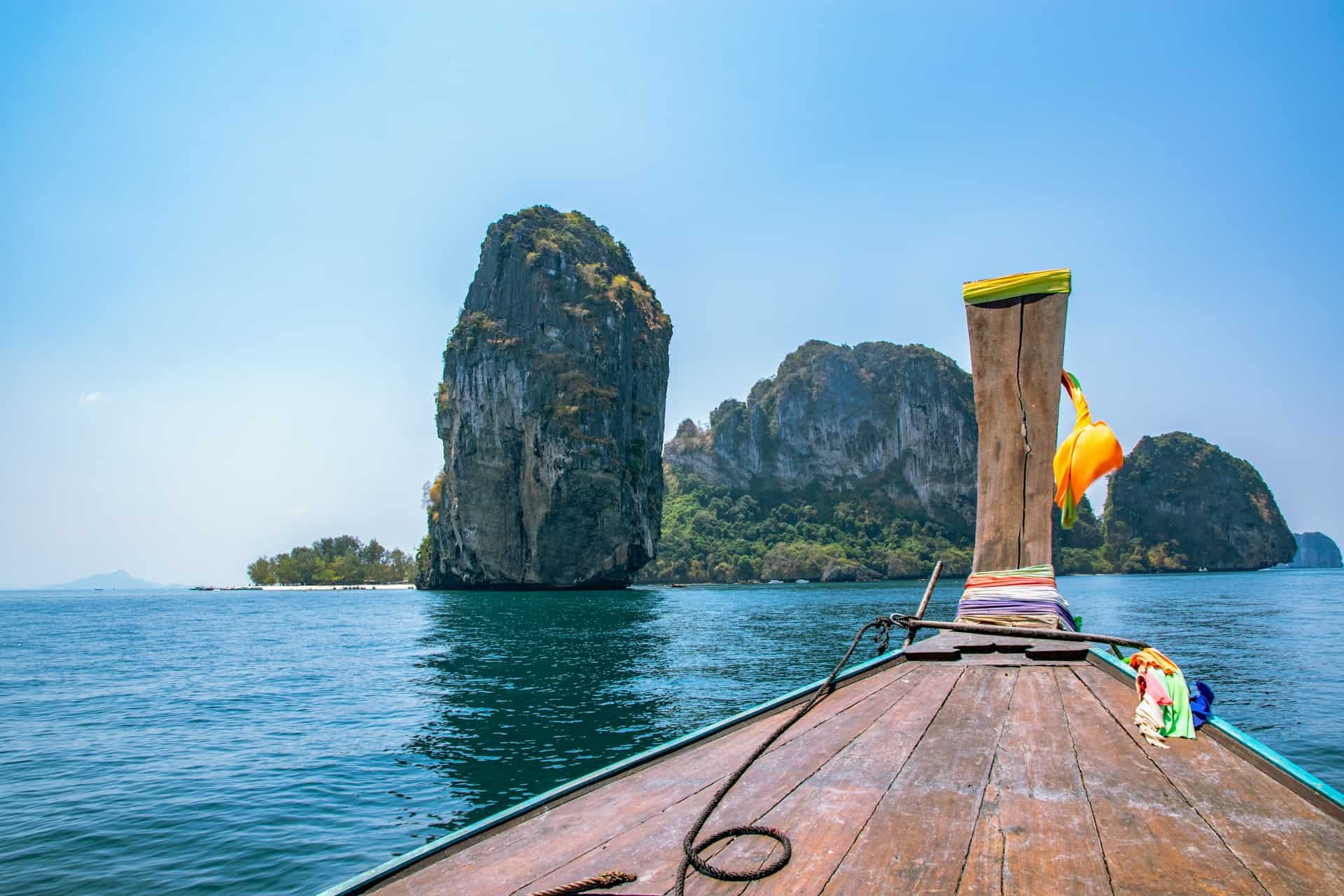 Long boat in Krabi, Thailand (photo: Anastasiya Dalenka, Unsplash).
